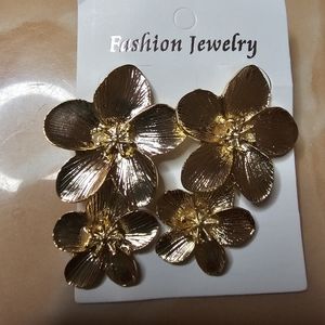 Double flower gold earrings